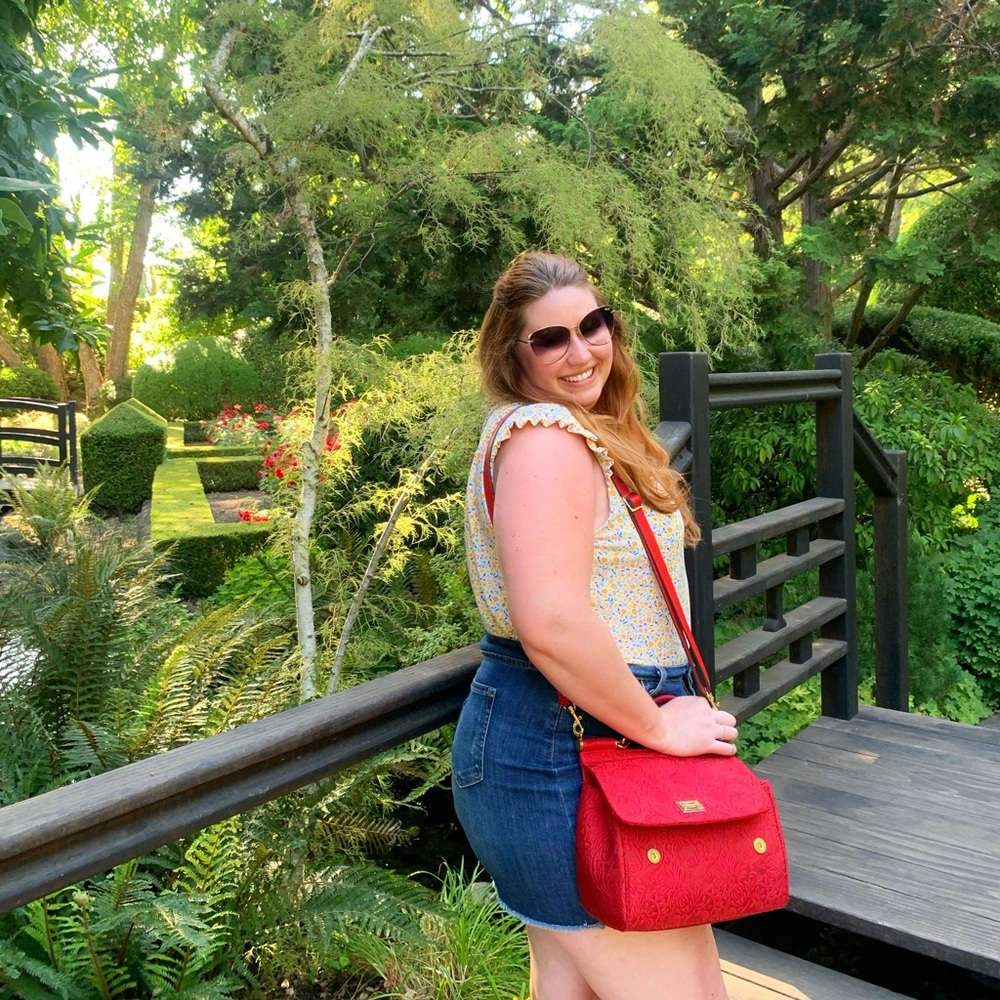 Meet your Posher, Caitlin